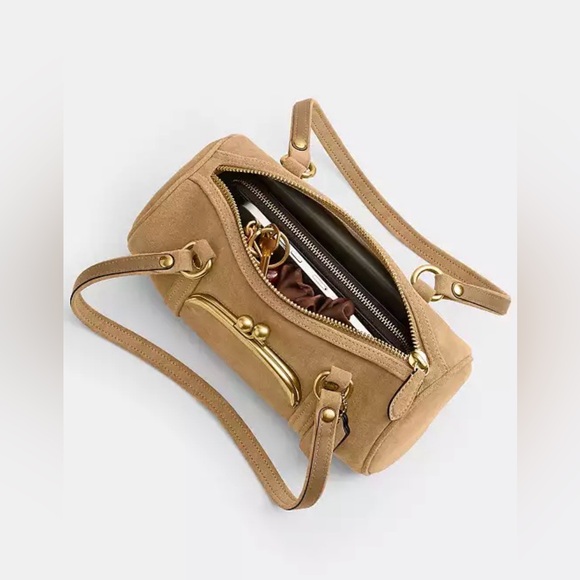 Coach Kisslock Barrel Bag 18 - Picture 13 of 16